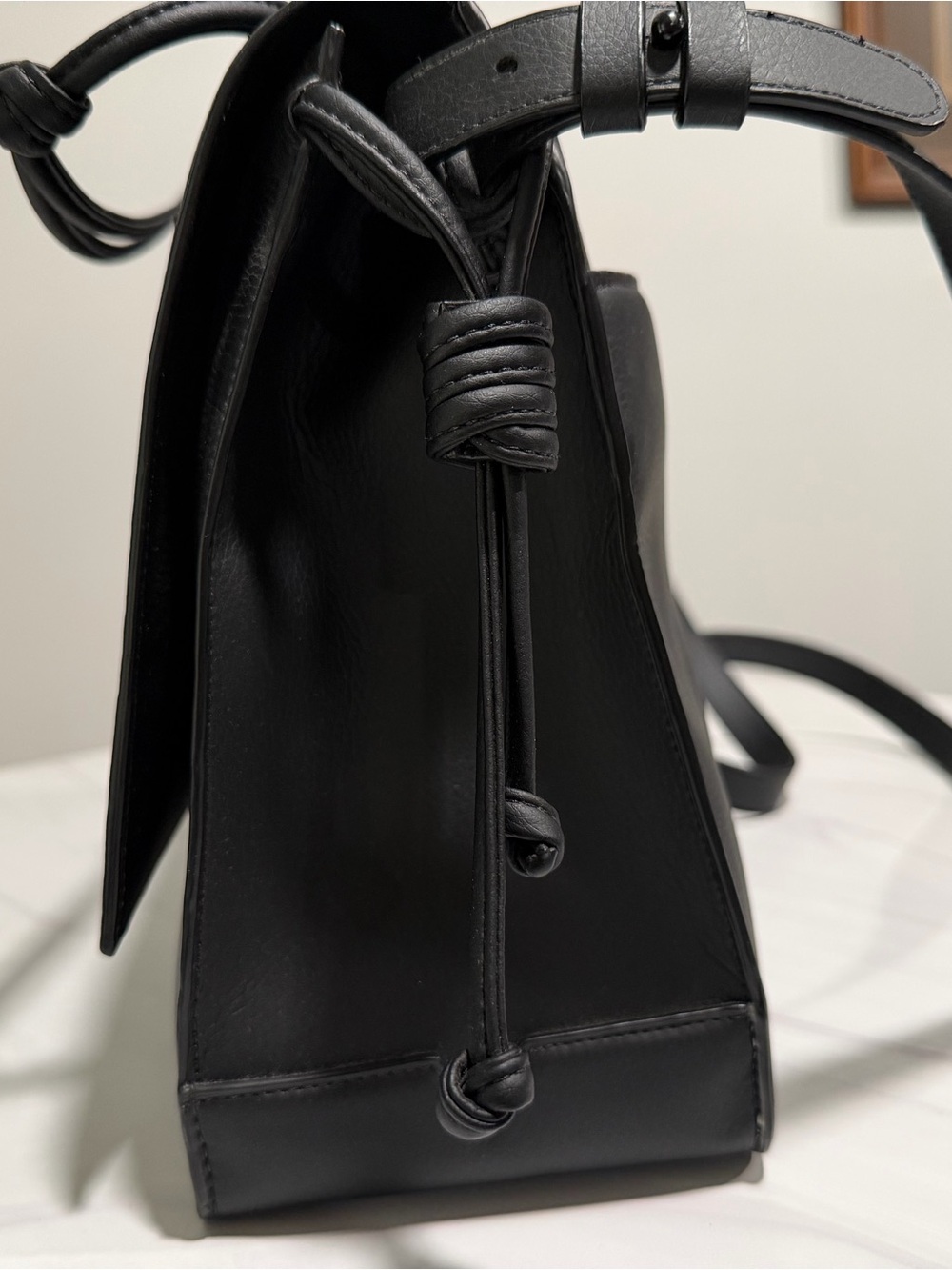 Von Holzhausen The Handheld bag - Italian Made Vegan Leather - Picture 4 of 5